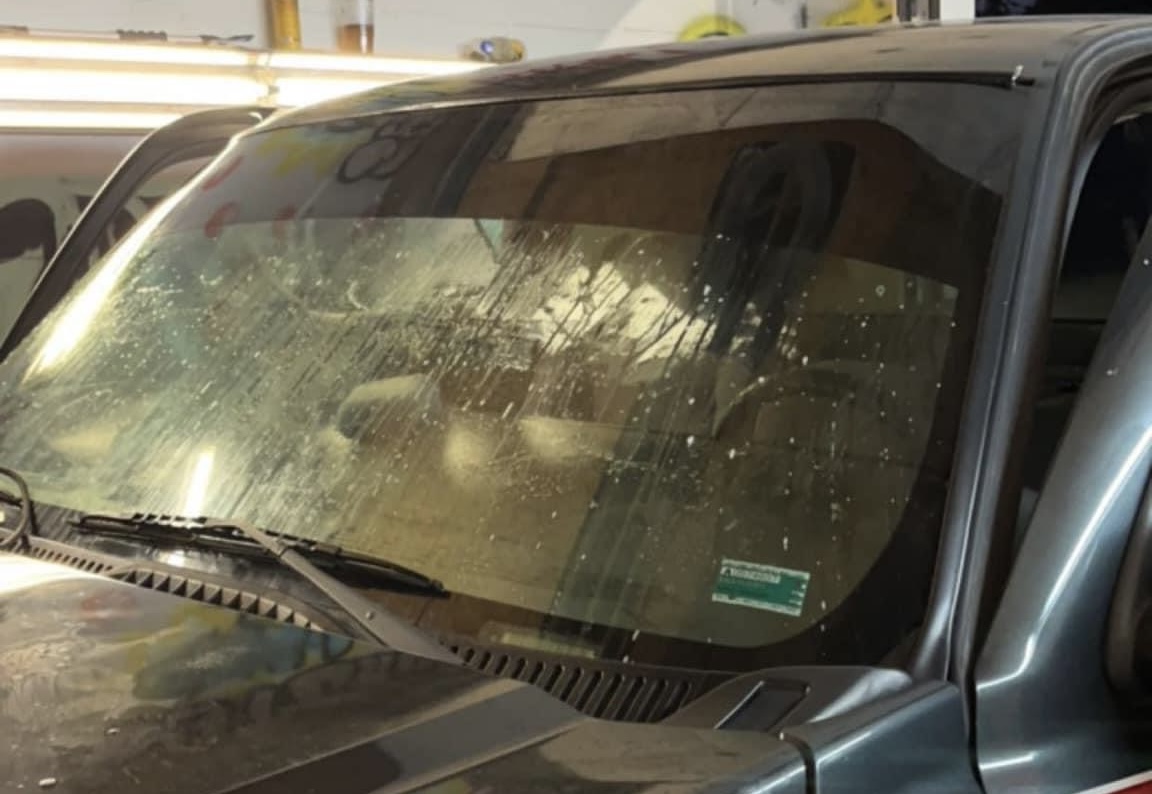 Glass decontamination water spot & overspray removal